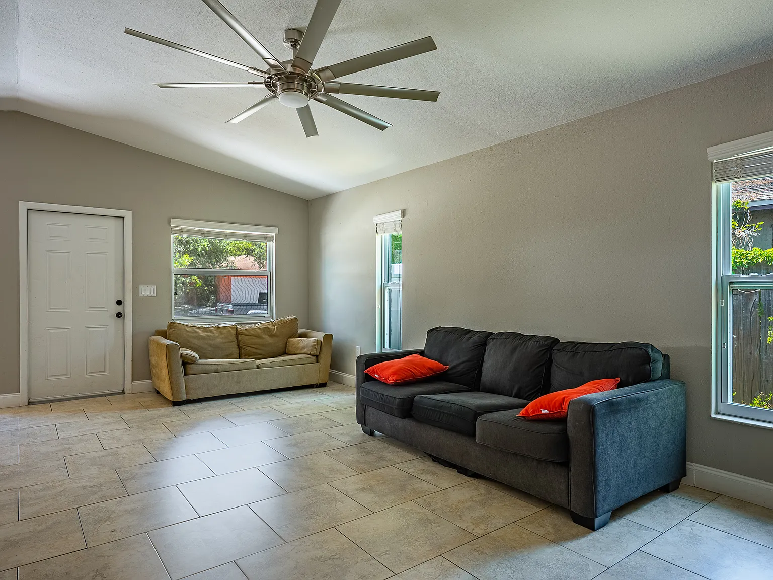 3 bed, 1562 sqft, $2,900 — Photo 4