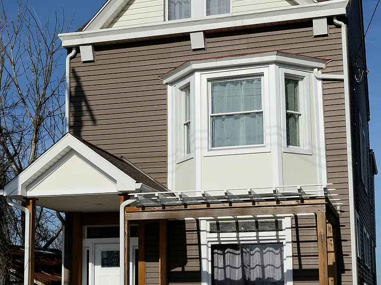 224 Langley Ave — Photo 17