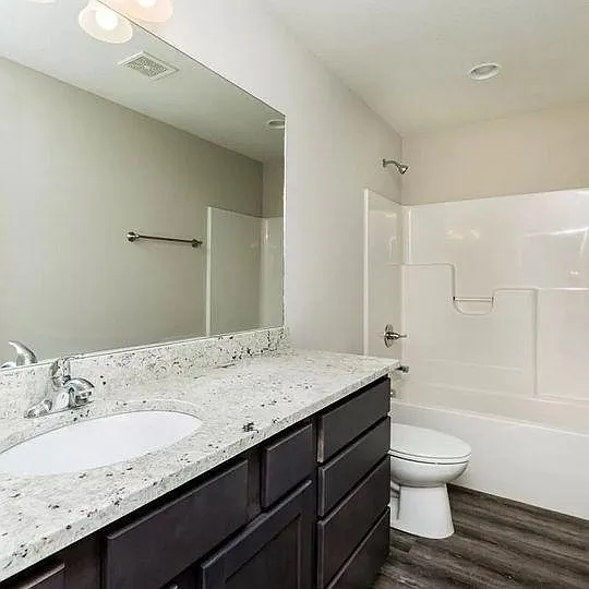 815 SE 10th Ln — Photo 10
