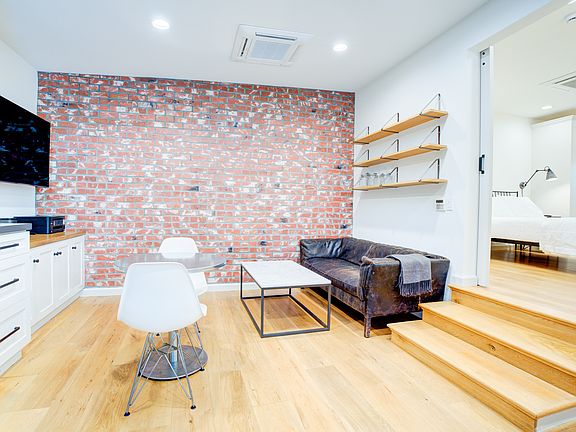 3rd image of 8902 Rangely Ave #1/2
