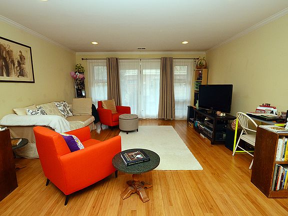 2nd image of 71 Mews Ln