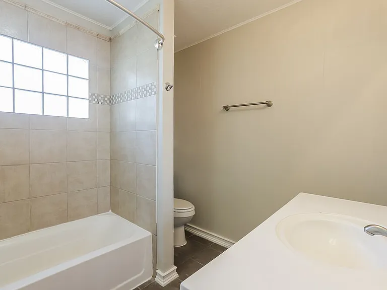 10318 Bushy Creek Dr — Photo 13