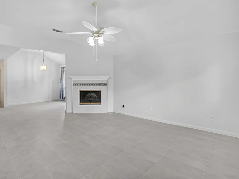 7016 Snowivy Ct — Photo 4