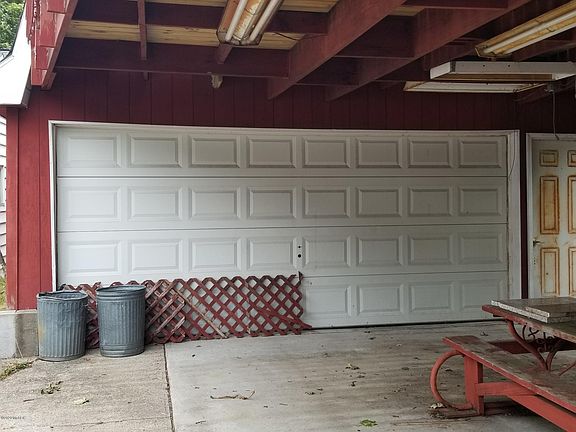 2nd image of 1252 Evanston Ave