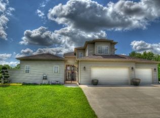 14050 E Marshall Ln, Centralia, MO 65240