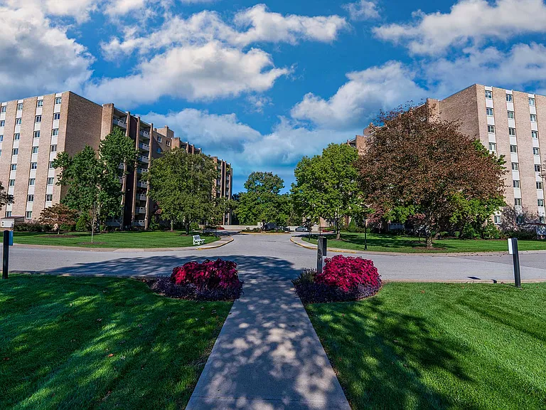 Laurel Village Apartments — Photo 10