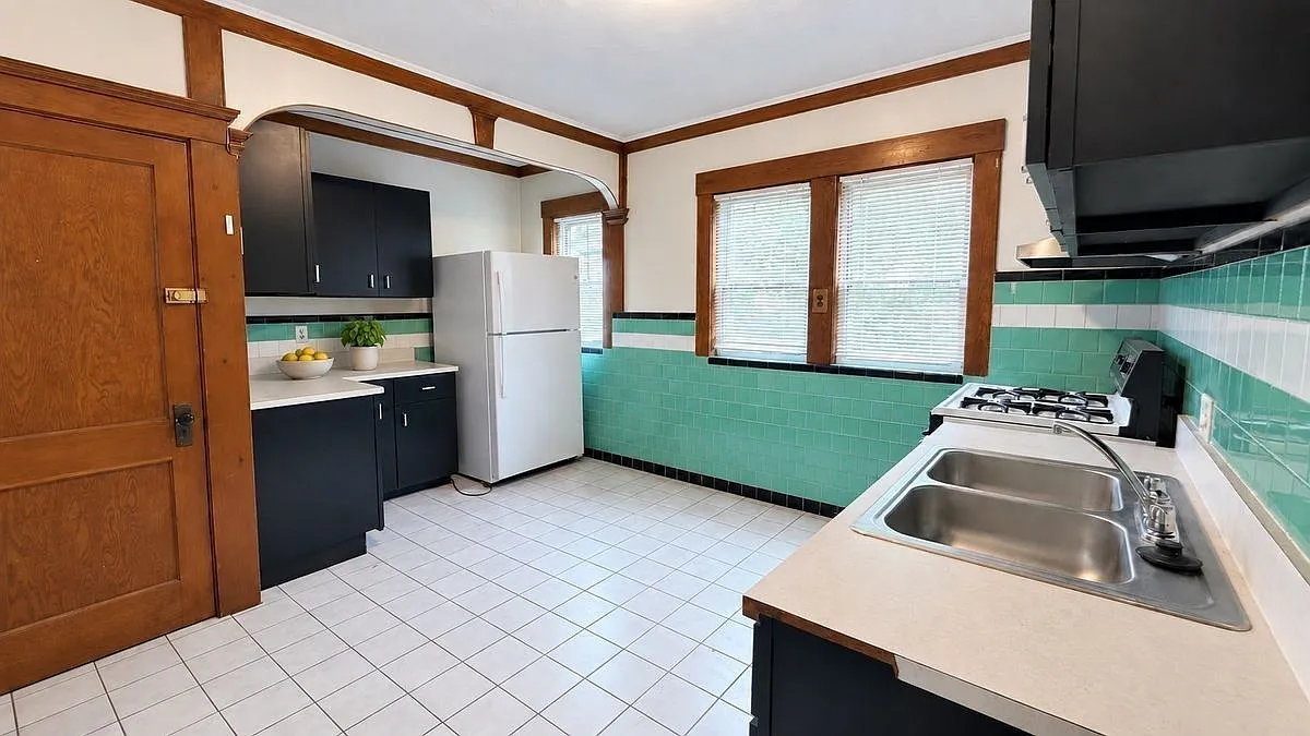 1 bed, 1.0 bath, 720 sqft, $2,200 — Photo 2