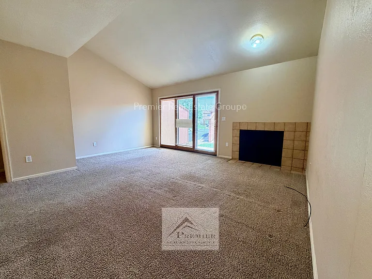 1221 Holland Park Blvd — Photo 4