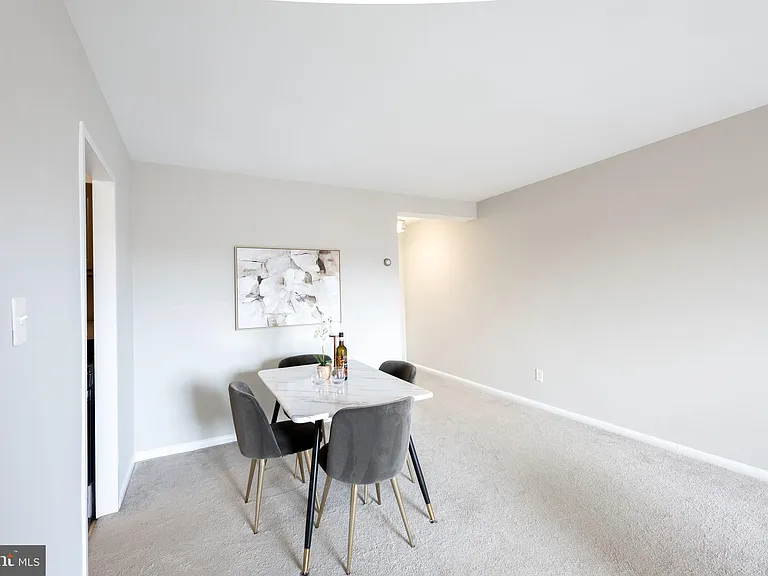 1931 N Cleveland St #602 — Photo 8