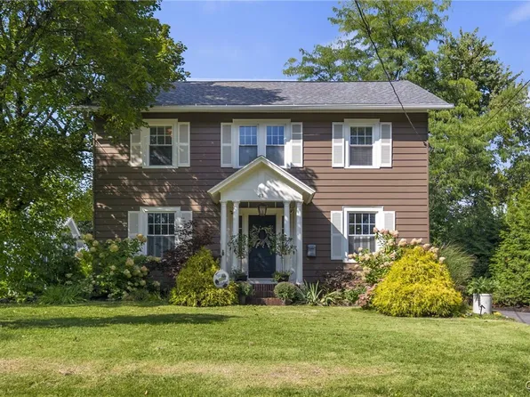 43 E Elizabeth St, Skaneateles, NY 13152