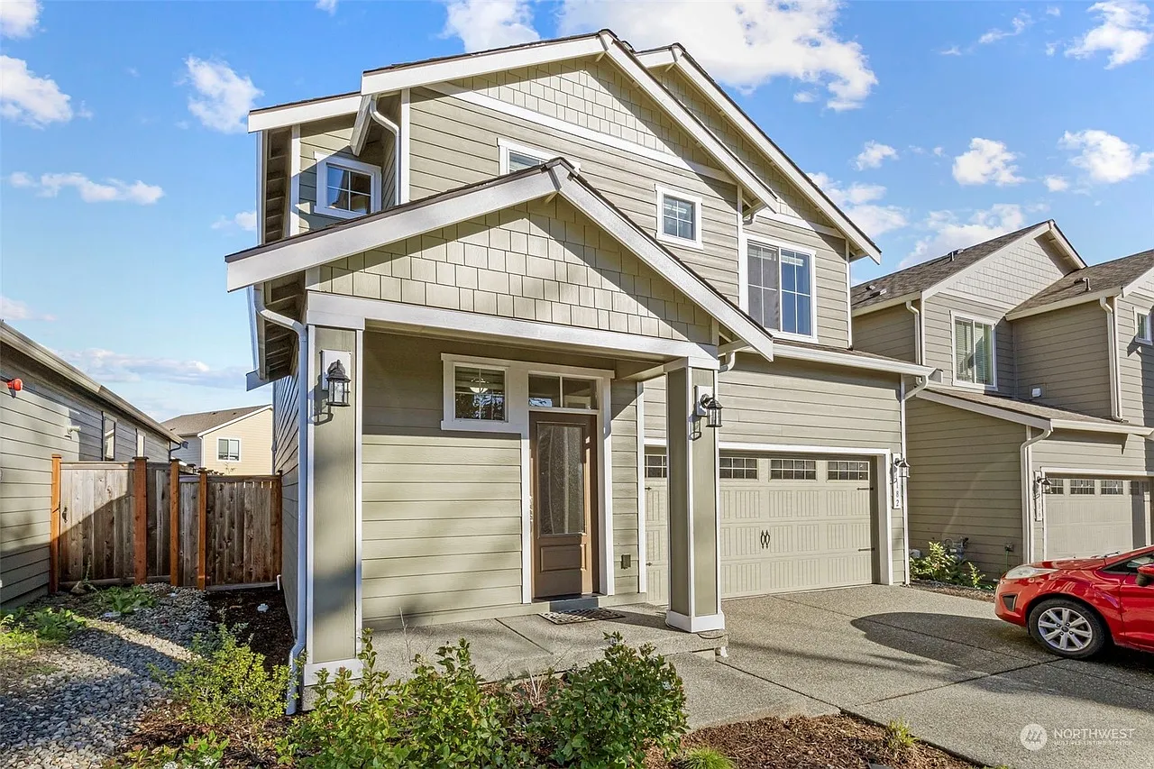 3 bed, 2.5 bath, 1698 sqft, $2,800 — Photo 2