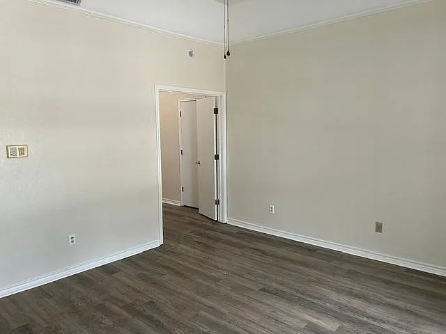 7013 Chiswick Dr — Photo 6