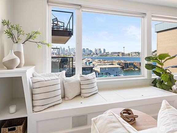 3rd image of 2301 Fairview Avenue E #306