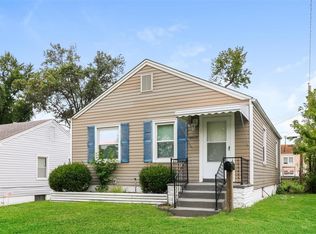 10610 Saint Philip Ln, Saint Ann, MO 63074