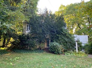 1 Bentley Rd, Great Neck, NY 11023