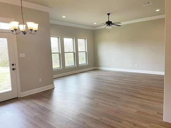 4th image of 217 Zachary Ln