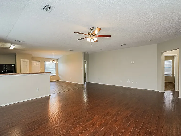8024 Sartain Dr — Photo 5