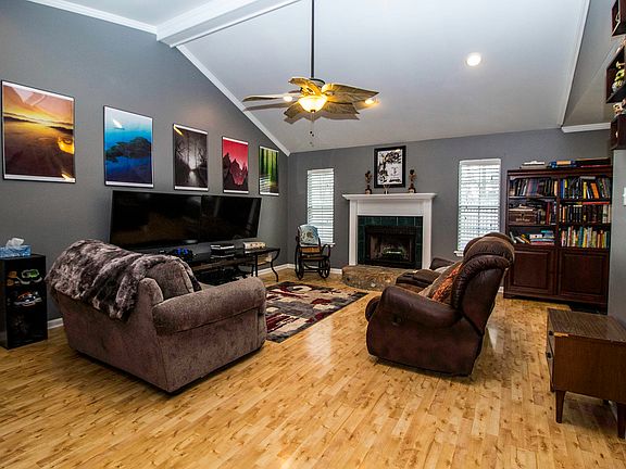 3rd image of 204 Olive Branch Dr