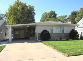 925 N Cain St, Clinton, IL 61727