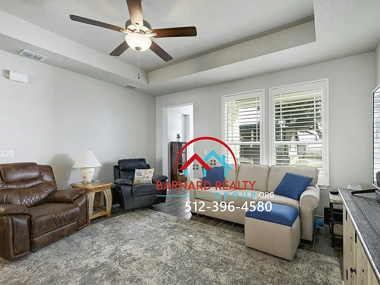 205 Eagle Dr — Photo 5