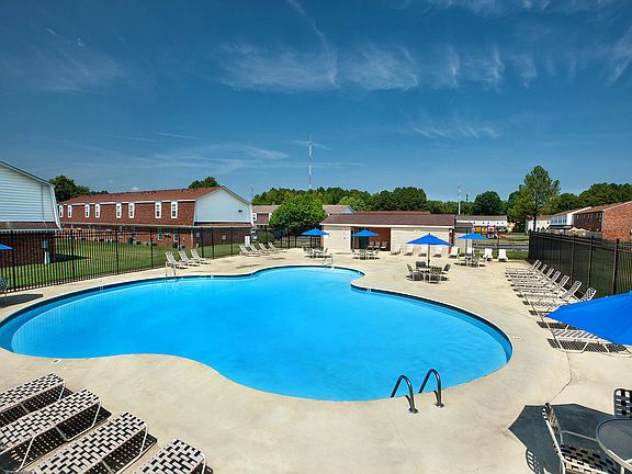 Swimming pool at WoodBriar Apartments