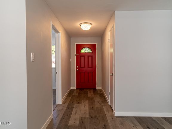 5th image of 2939 N Buena Vista St