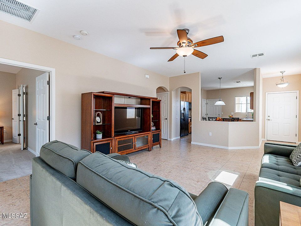 1st image of 275 W Calle Del Estribo