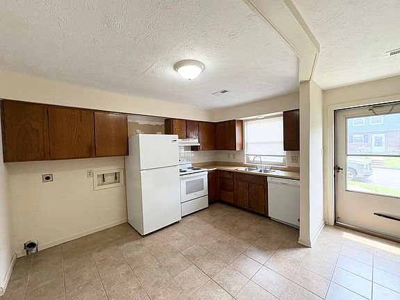 2nd image of 48 Judy Ann Ct