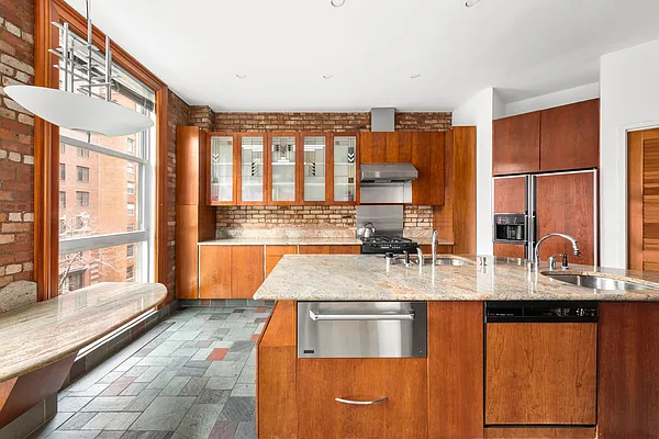 Sold by Compass | media 20