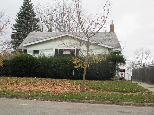 814 Broadway Ave photo 1