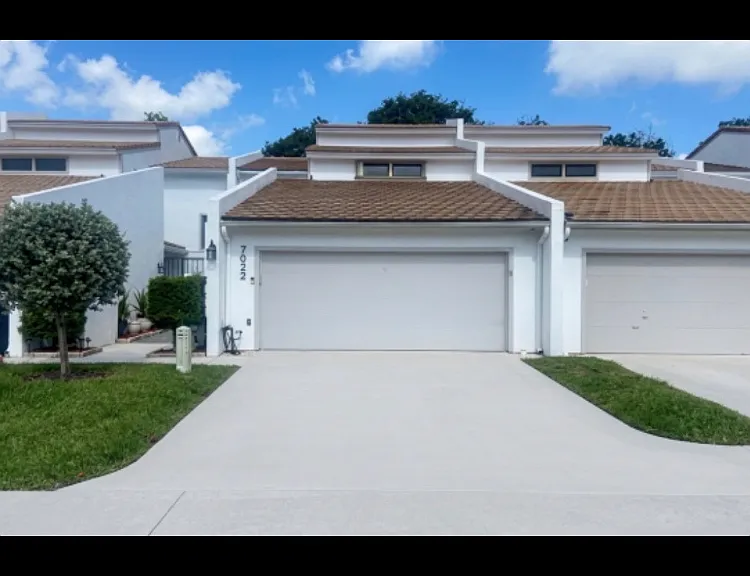 7022 Edgemere Ter — Photo 1