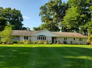 6127 Valley Park Dr, Toledo, OH 43623