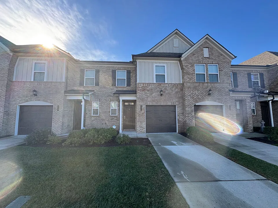 271 Netherlands Blvd