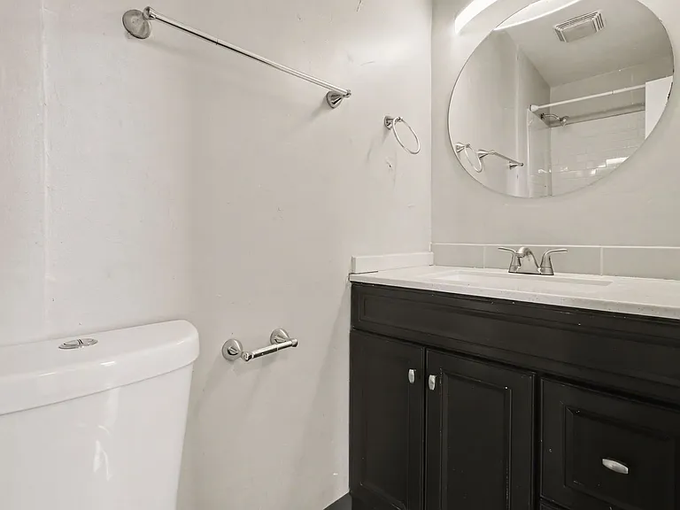 Colerain Apartments in Camp Washington — Photo 12