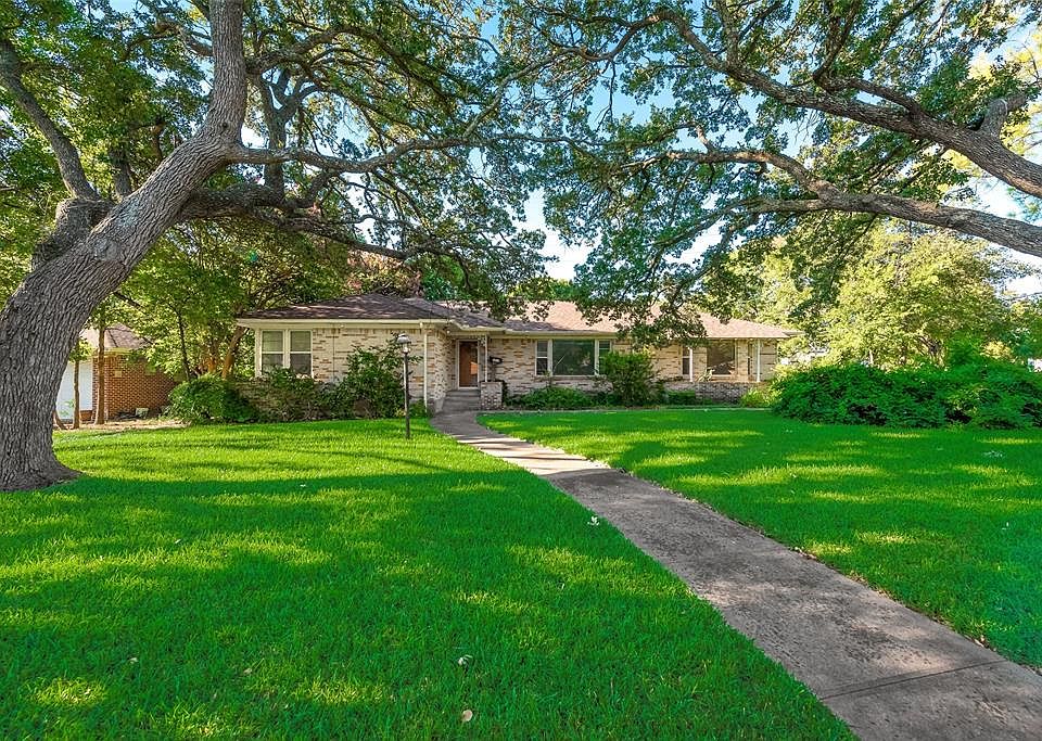 1st image of 2816 Southwood Dr