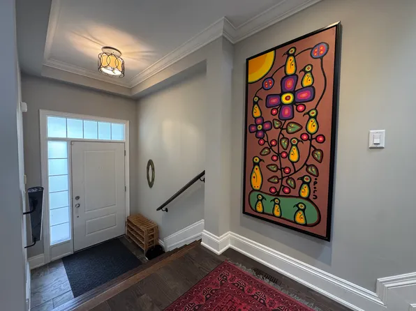 18B Algoma St, Etobicoke, ON M8Y 1C3