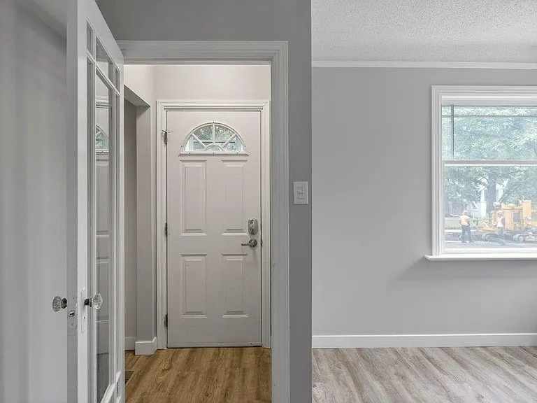 Front Entry Way