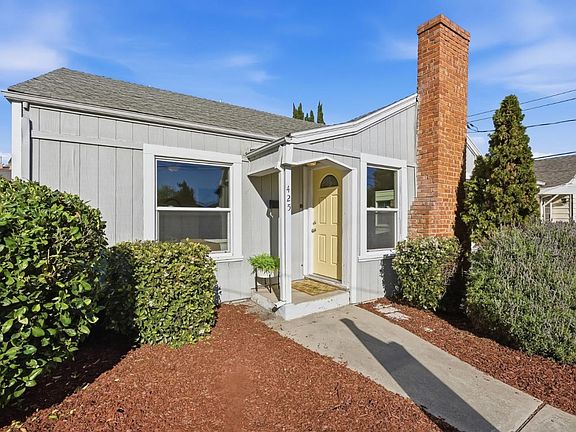 5th image of 425 Rutland Ave