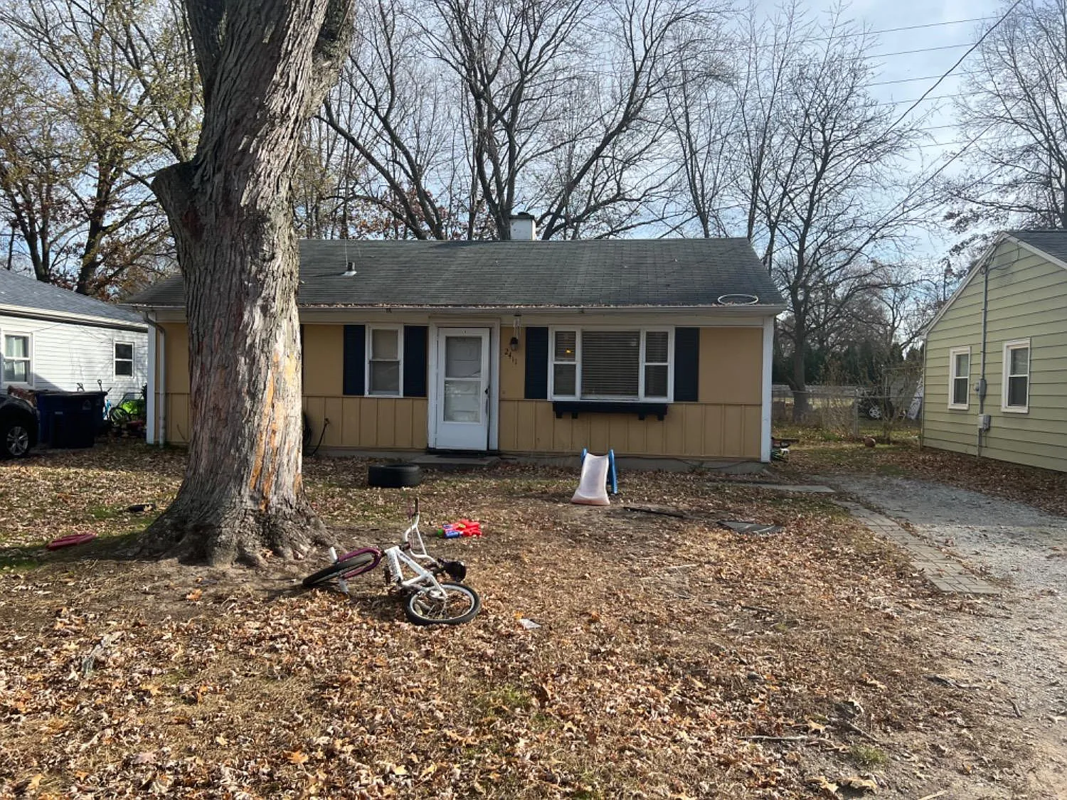 2411 Del Plain Ave photo 1