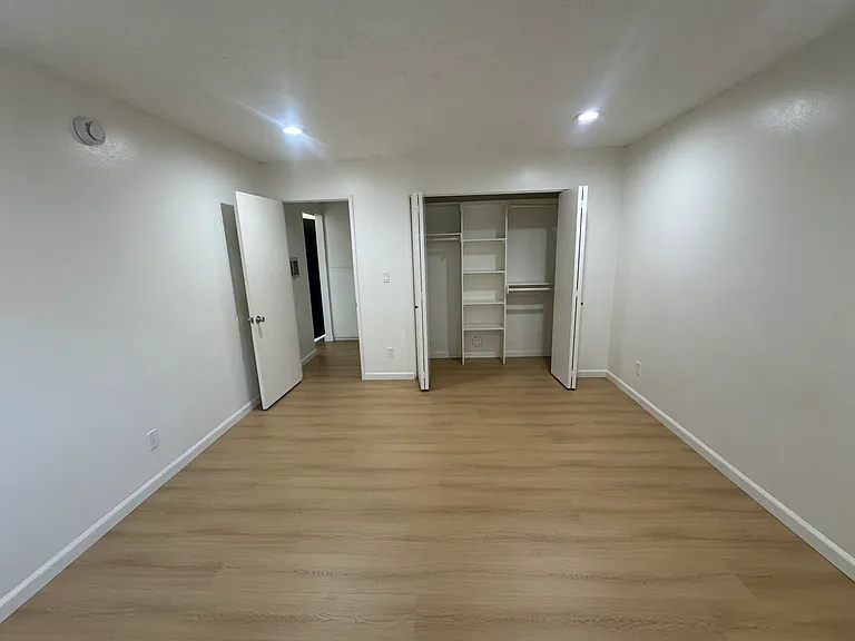 1520 W 224th St #3 — Photo 5