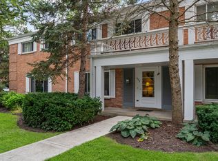 1533 Palmgren Dr, Glenview, IL 60025