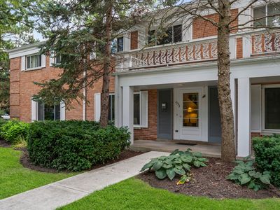 1533 Palmgren Dr, Glenview, IL, 60025