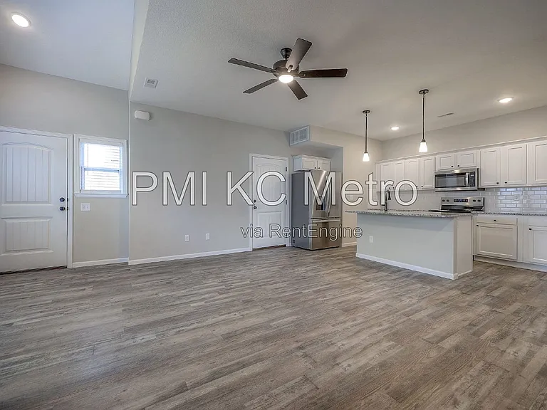 2709 Chasehire Dr — Photo 9