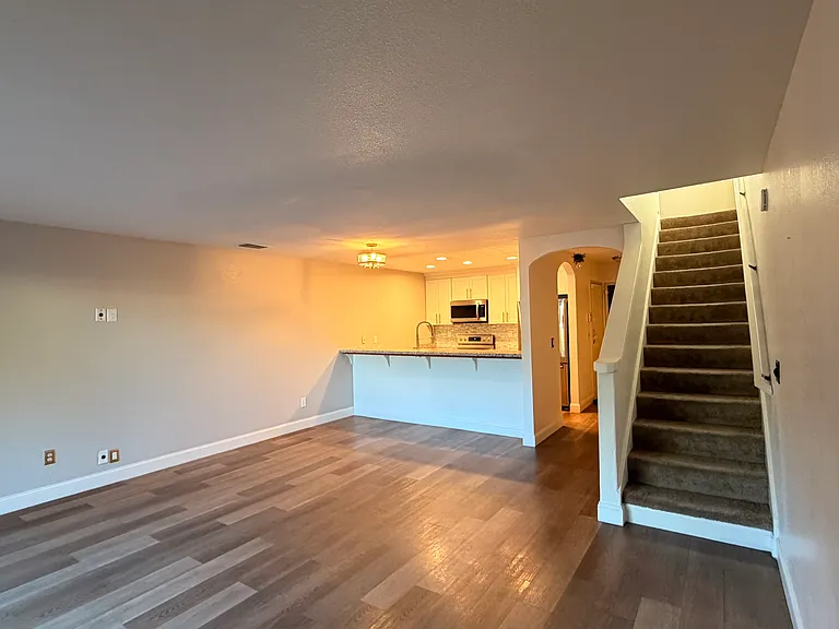 Peppermill Cir — Photo 12