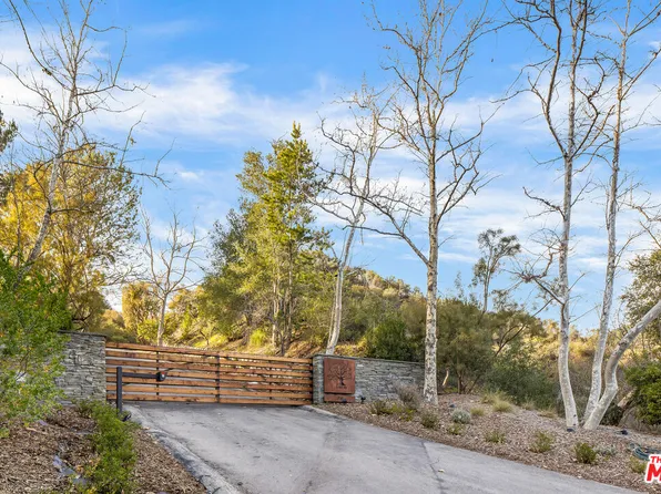 715 Crater Camp Dr, Calabasas, CA 91302