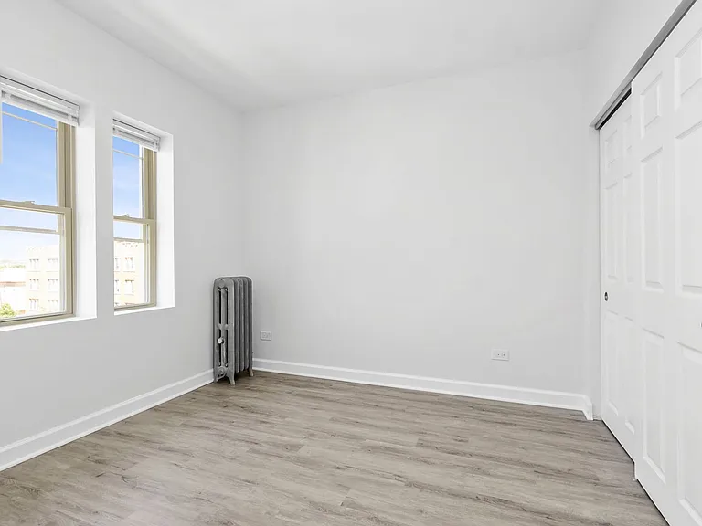 8201 S Paulina St — Photo 15