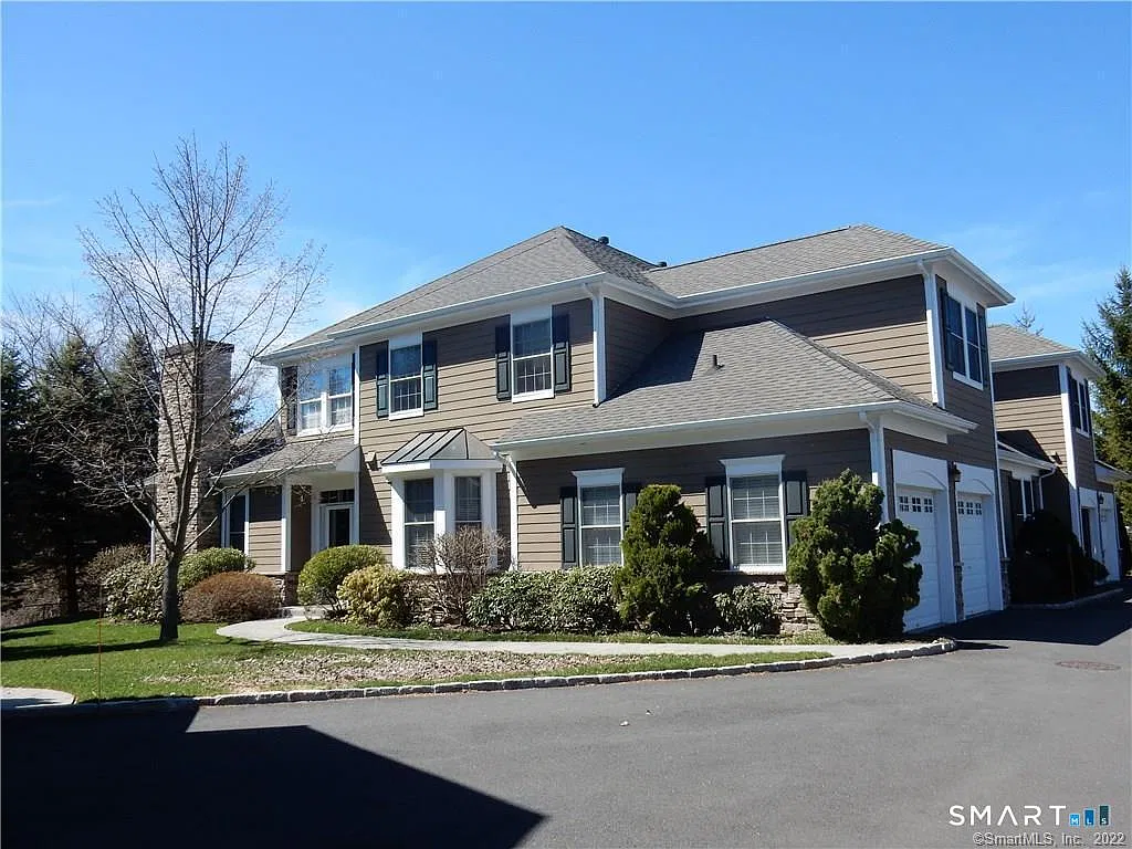 3 bed, 3.0 bath, 3758 sqft, $9,500 — Photo 1
