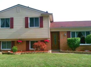 25123 Chestnut St, Taylor, MI 48180