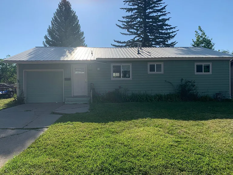 2020 Highland Ave — Photo 1