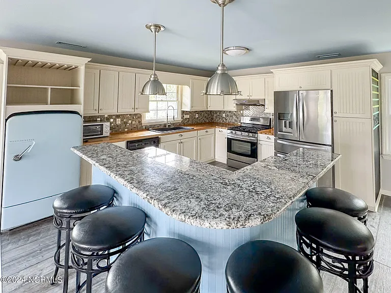 7301 Sound Dr #EAST — Photo 3